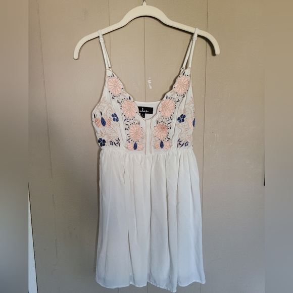 EUC Lulu's Daiey Petal Pickin Ivory Embroidered Dress, S, PTP 14.5in - Picture 6 of 8